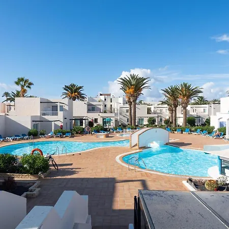 Homeforguest Con Terraza Y Piscina En Corralejo