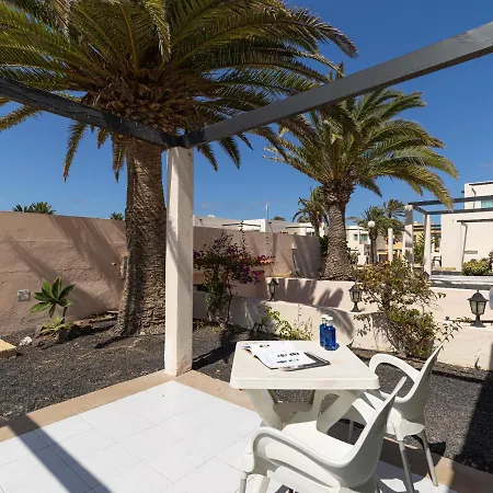 Apartment Homeforguest Con Terraza Y Piscina En