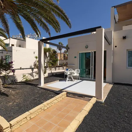 Homeforguest Con Terraza Y Piscina En Apartment