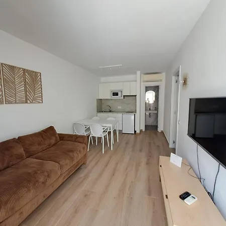 Homeforguest Con Terraza Y Piscina En Apartment Corralejo