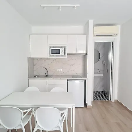 Homeforguest Con Terraza Y Piscina En Apartment Corralejo